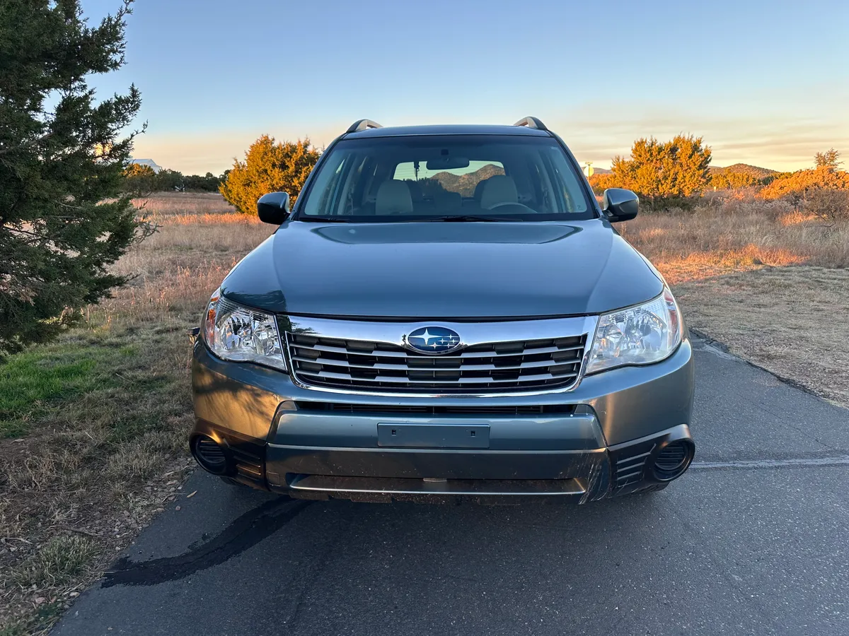 2010 Subaru Forester — photo 2