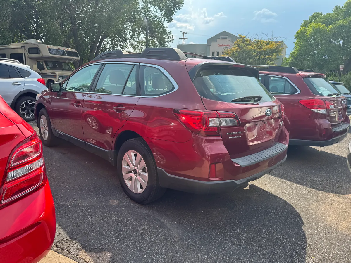 2017 Subaru Outback — photo 5