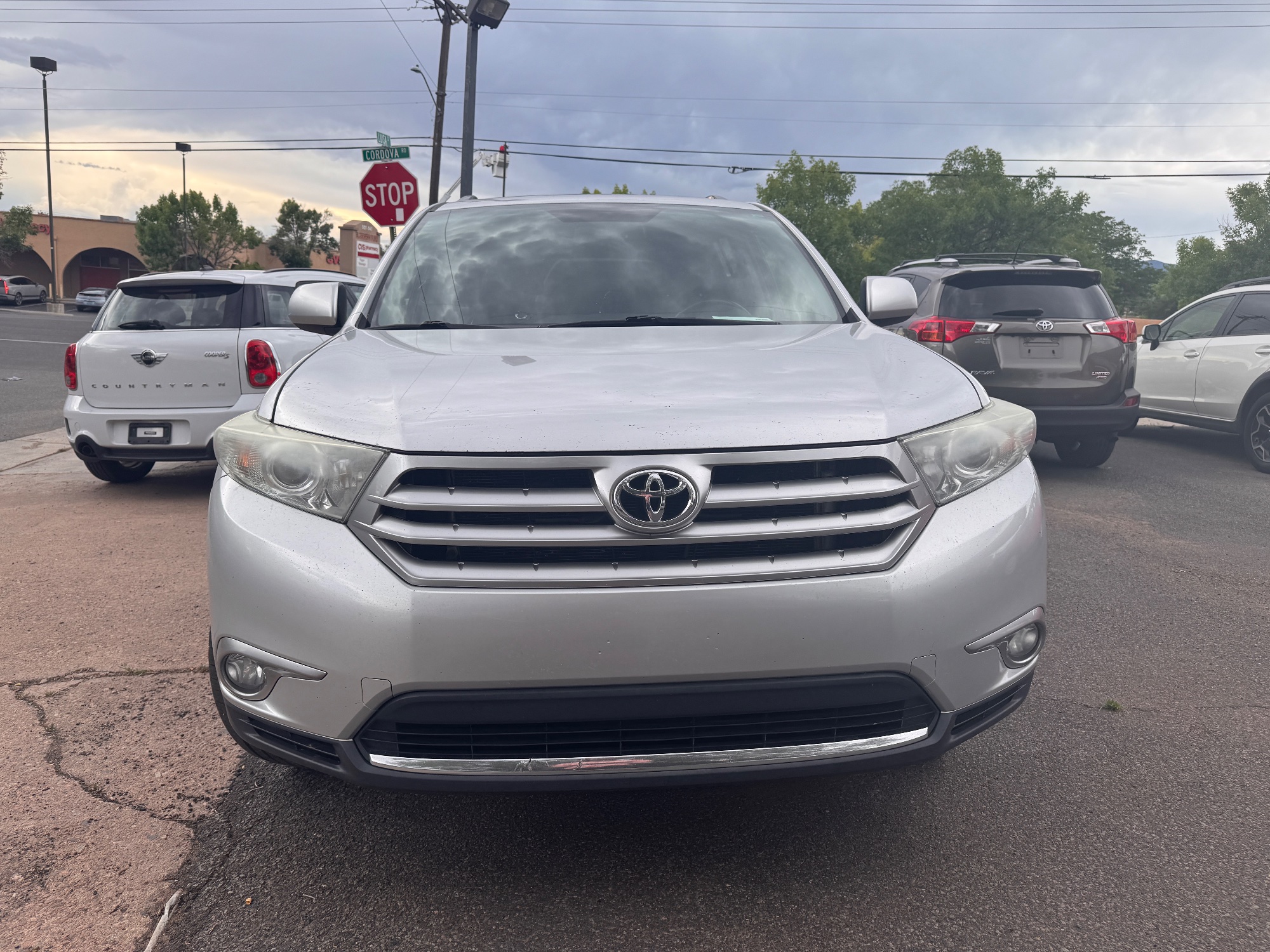 2011 Toyota Highlander — photo 2