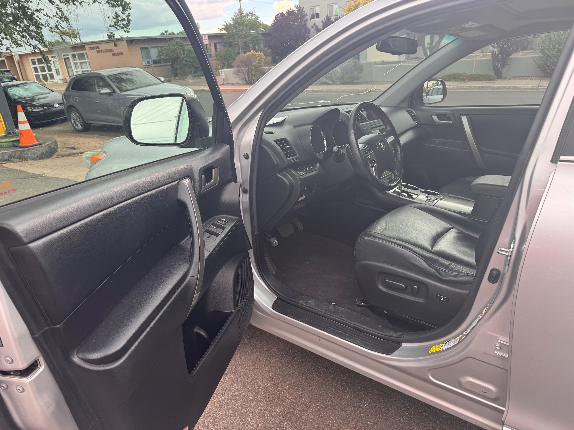 2011 Toyota Highlander — photo 8